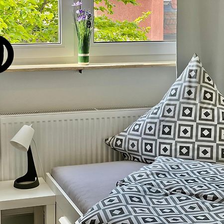 Nujen- Hotel Und Apartment Stuttgart Zuffenhausen Ngoại thất bức ảnh